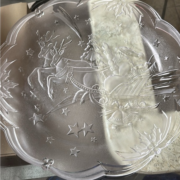 Santa  Glass Mikasa Platter - Picture 1 of 4
